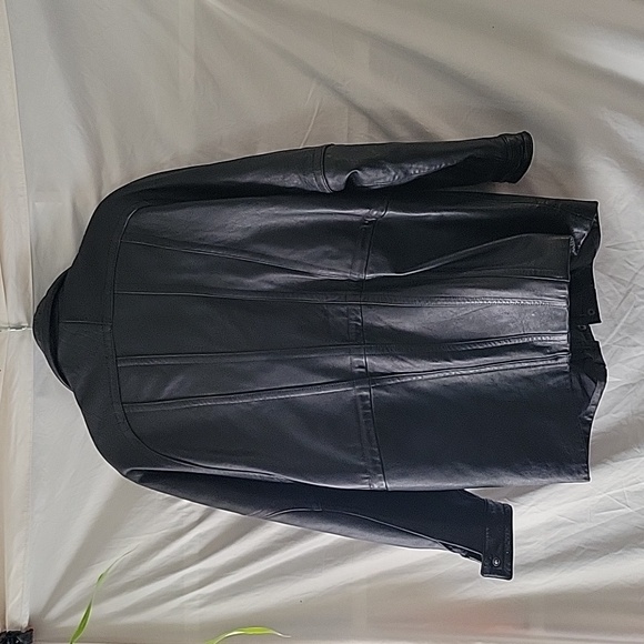 Leather coat - Picture 2 of 11